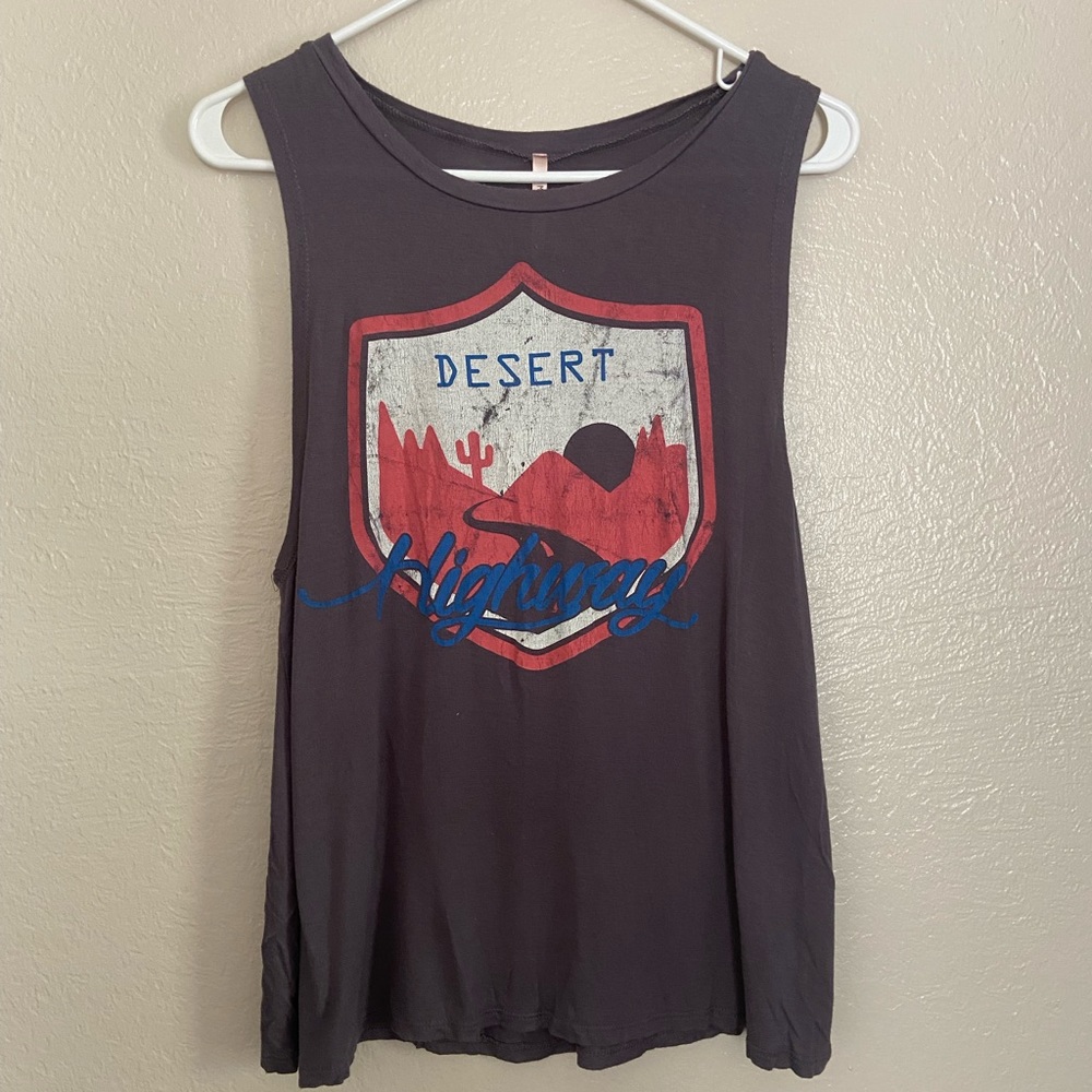 Graphic tank